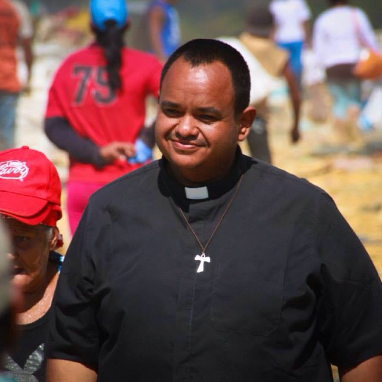 SACERDOTE CATÓLICO. SEÑOR QUE TODOS ESCUCHEN TU VOZ. https://t.co/0fpyPH6lfc #DiosEsPana