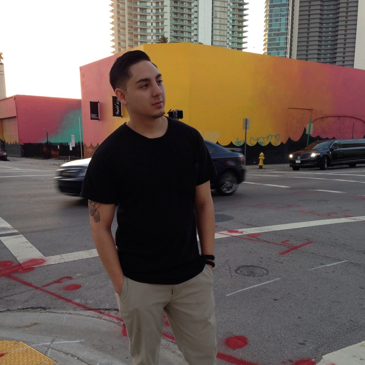 23. Military veteran. Love to drink, love to rave, I'm raw, fk with me