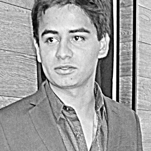 Abogado, laboro en practicas de resistencia, derecho internacional publico, derecho penal. investigación socio - jurídica. Estratega Consultor, cannabis.