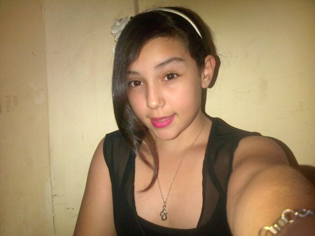 Soy linda,honesta,de buen corazón,sincera, daría mi vida por mi familia,y soy estudiosa soy de caracas soy curiosa y no me gusta dejar las cosas para después