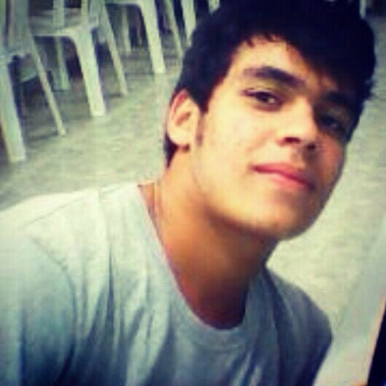 Jornalista (por formação), Filho de DEUS, Paraibano, Católico, torcedor do FLUMINENSE.