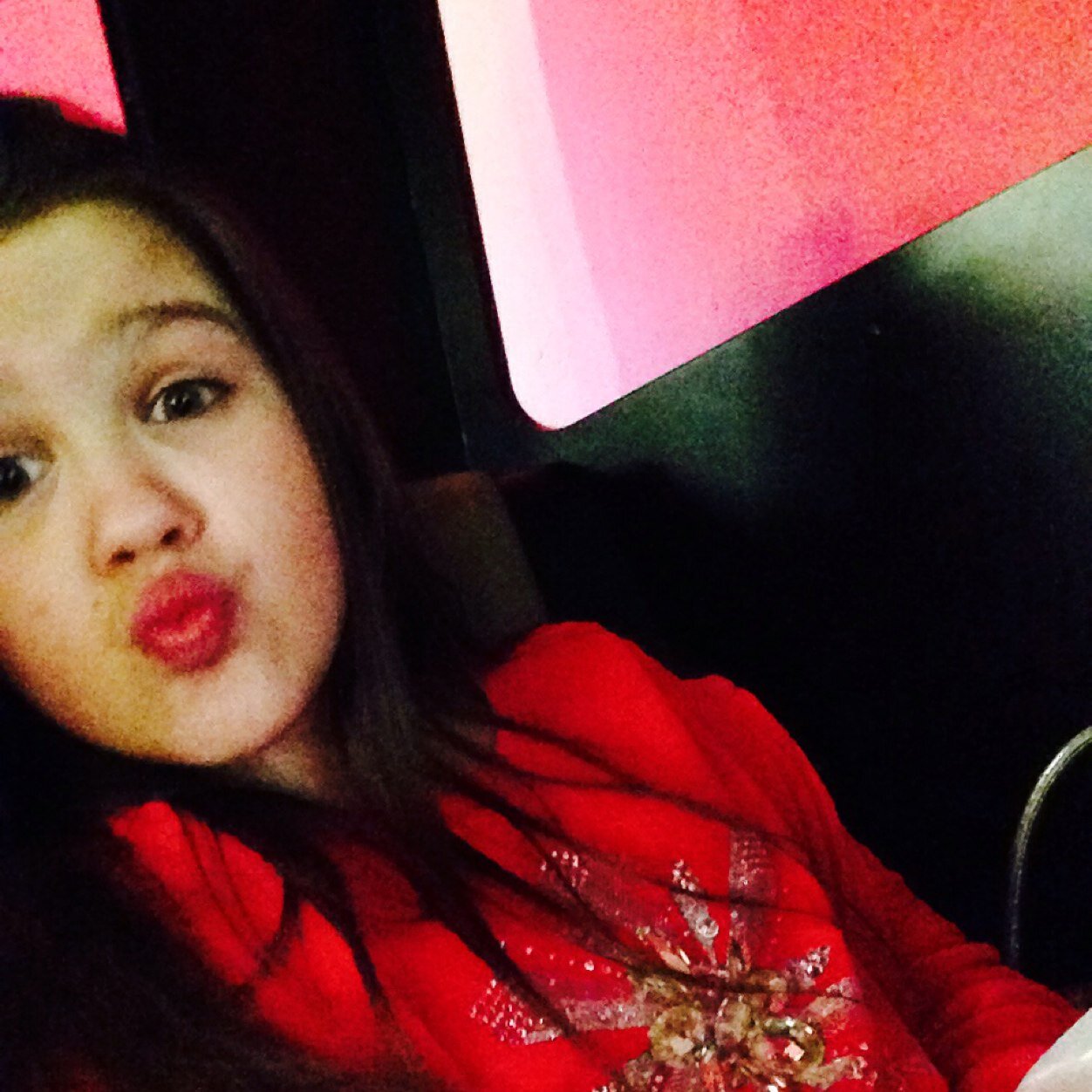 NiomiPopstarfan's profile picture. 