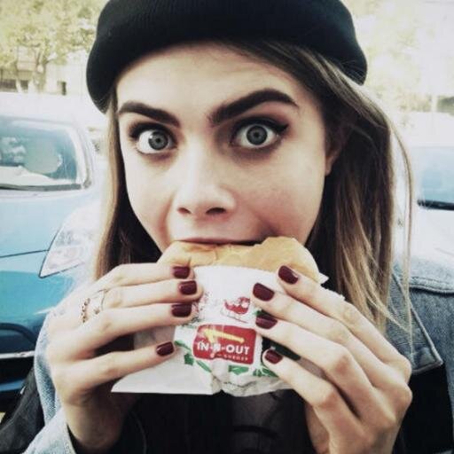 _dejaflashiar's profile picture. Te sentis solo, melacolico o necesitas ayuda? No dudes en llamarnos y tus problemas solucionados!