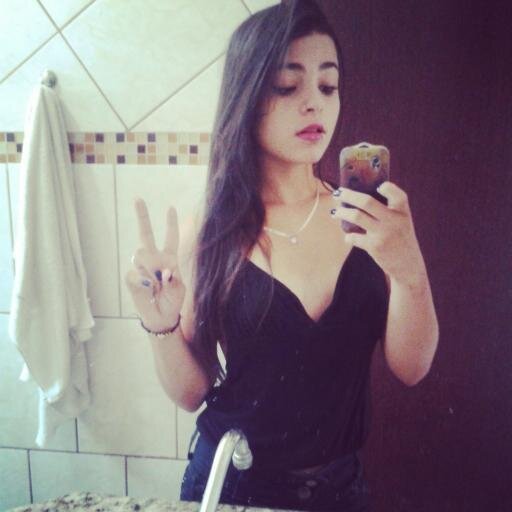 Nunca ame tudo que é belo, mas faça belo tudo que você ama, pois o importante na vida não é termos tudo que amamos e sim amarmos tudo que temos!!!