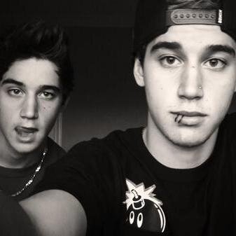 Just another annoying teenager hopelessly wanting to be noticed by The Janoskians. 0/5