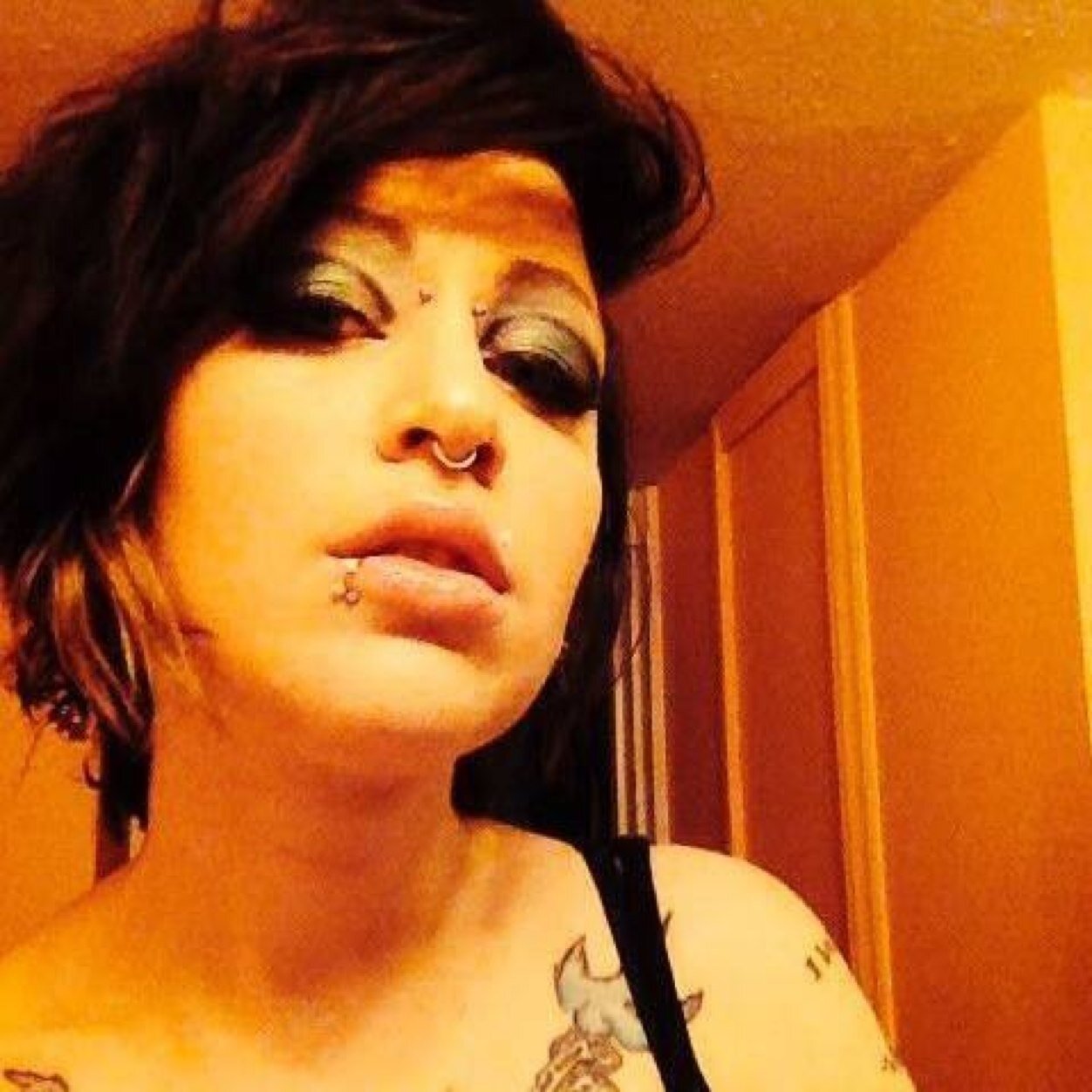 OmfgitsJessii's profile picture. I Love Snakes, Hate Birds. I Have A Heart And Mind Of A 5 Year Old. I Forgive Those Who Do Me Wrong.  I Try Not To Disappoint Anyone. I Tend To Forget Things...