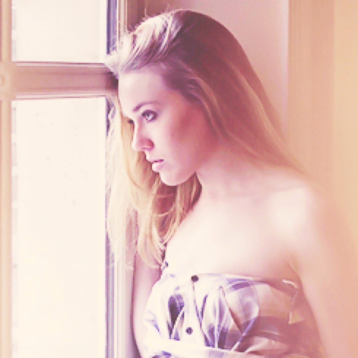 DeterminedJes's profile picture. Younger sister to Rose Tyler. Traveled around time and space with her friends. I will do anything for my friends. Don't mess with us Tyler women. {Single/Bi/DW}