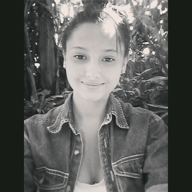 vive la vida qe solo hay una...♡