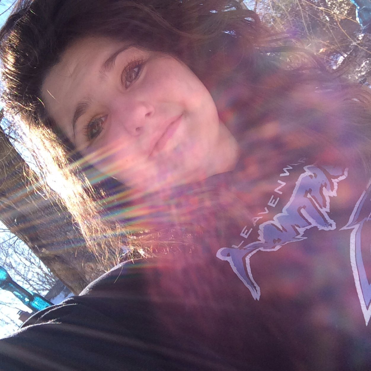 Hii! I sing! Remember you're beautiful! Follow your dreams, because they might just lead you somewhere great