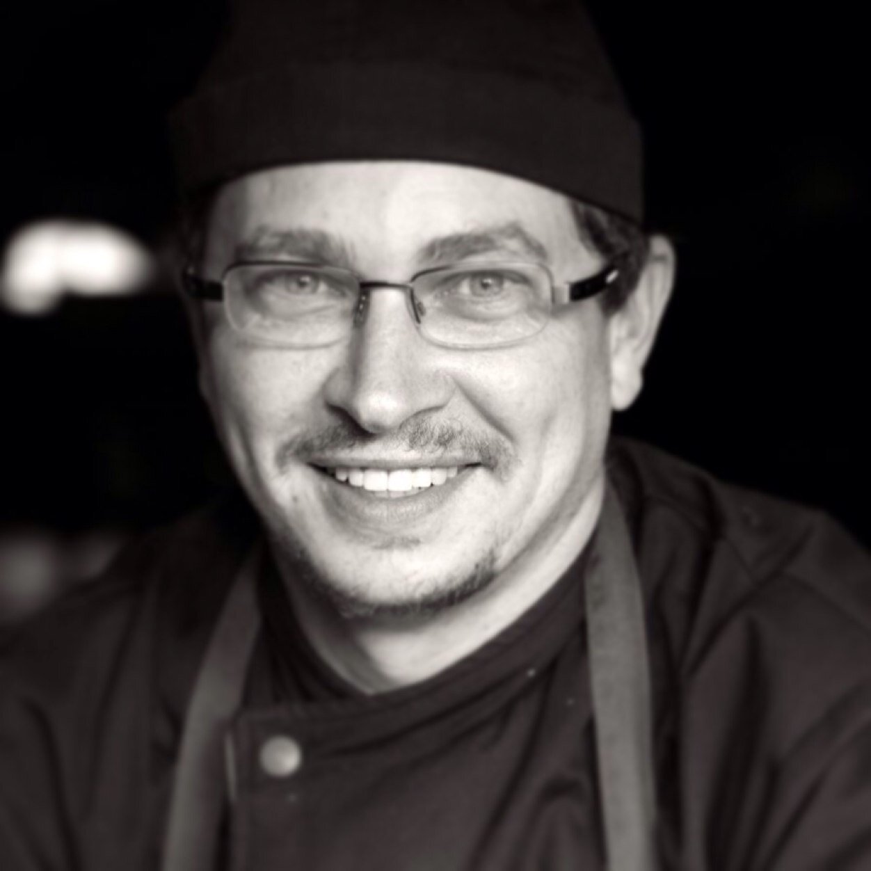 Chef de cuisine  Le castel ac’h 2018 / jeune talent gault&millau 2016 13/20 international sustainable restaurant of the year 2014 & 2015 assiette michelin