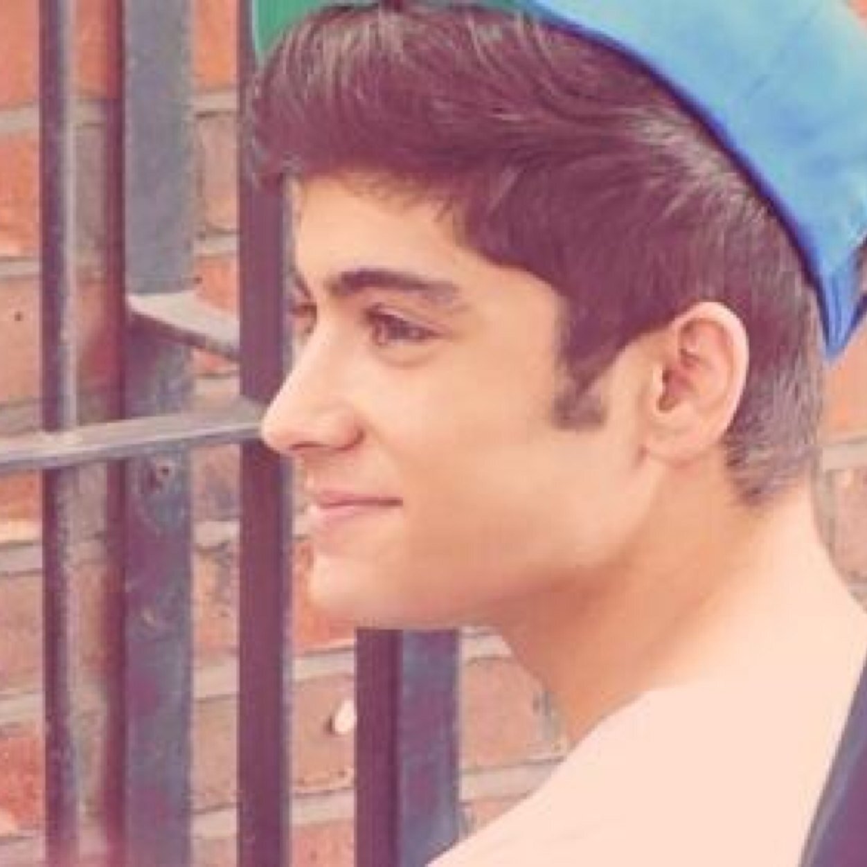 ask for a follow back on @raybanzouis