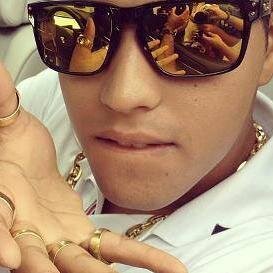 ★ 30.10.1992 † 07.07.2013 FICA EM PAZ DANJO !
♔ Rei do Funk Mc Daleste ♔
Amo o Daleste como eu nunca amei ninguem,╭∩╮Foda-se sua opinião