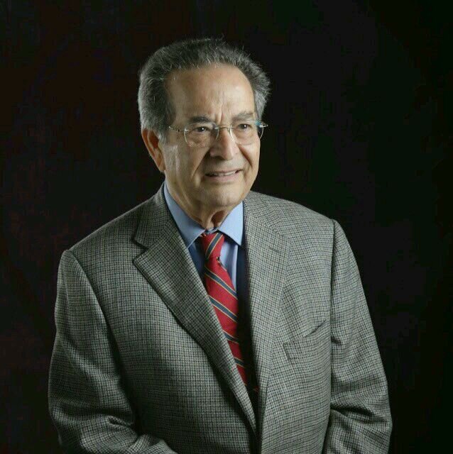 Doctor en Derecho - Harvard University - Profesor de Derecho Administrativo - Fundador (Partner) Luis Beltran Guerra G. Asociados.