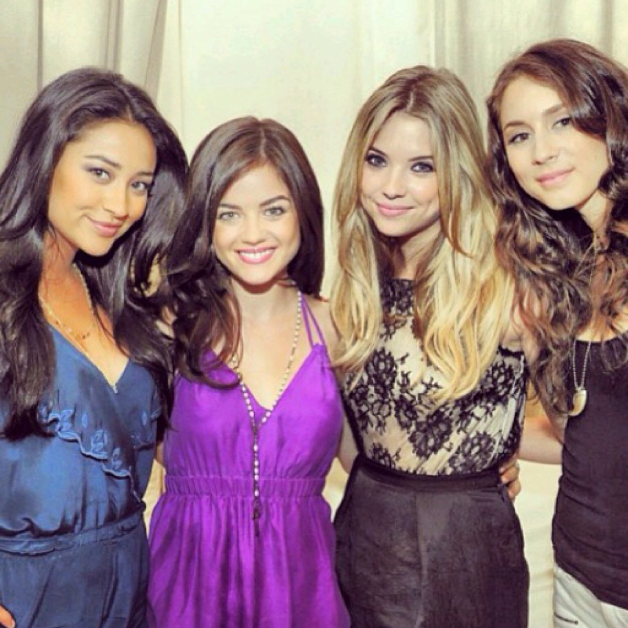 PLLCastthebest's profile picture. I love the cast of PRETTY LITTLE LIARS! Its the best thing thats happen to me. Having PLL in my life is the best feeling ever without it im so lost.