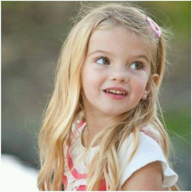 Funny,little,sweet,and fun. (WARNING:I am not shy,so I will say hi!) Mommy:@MenacingVampire Age:5 #Rp