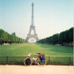PedlaParis's profile picture. 6 girls cycling from London to Paris for Colombian communities. 6 merch yn seiclo o Lundain i Baris dros gymunedau Colombia: 1 daith. 300 milltir. 0 steroids.