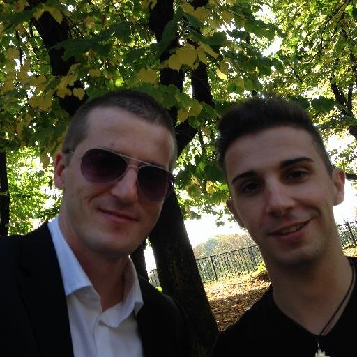 juli_warp's profile picture. 