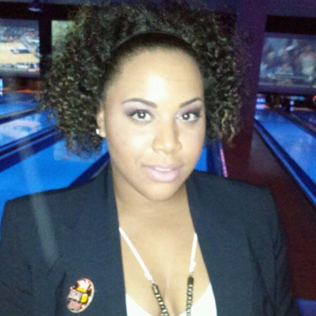 Blue_No_Ivy's profile picture. Thought life was like a box of chocolates... Turns out, it's just a bitch.  #CollegeFlow