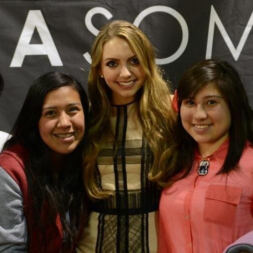 *Rusher*
|@OliviaSomerlyn follows me| 
Pics wt @oscarburgosjr and @oliviasomerlyn!!