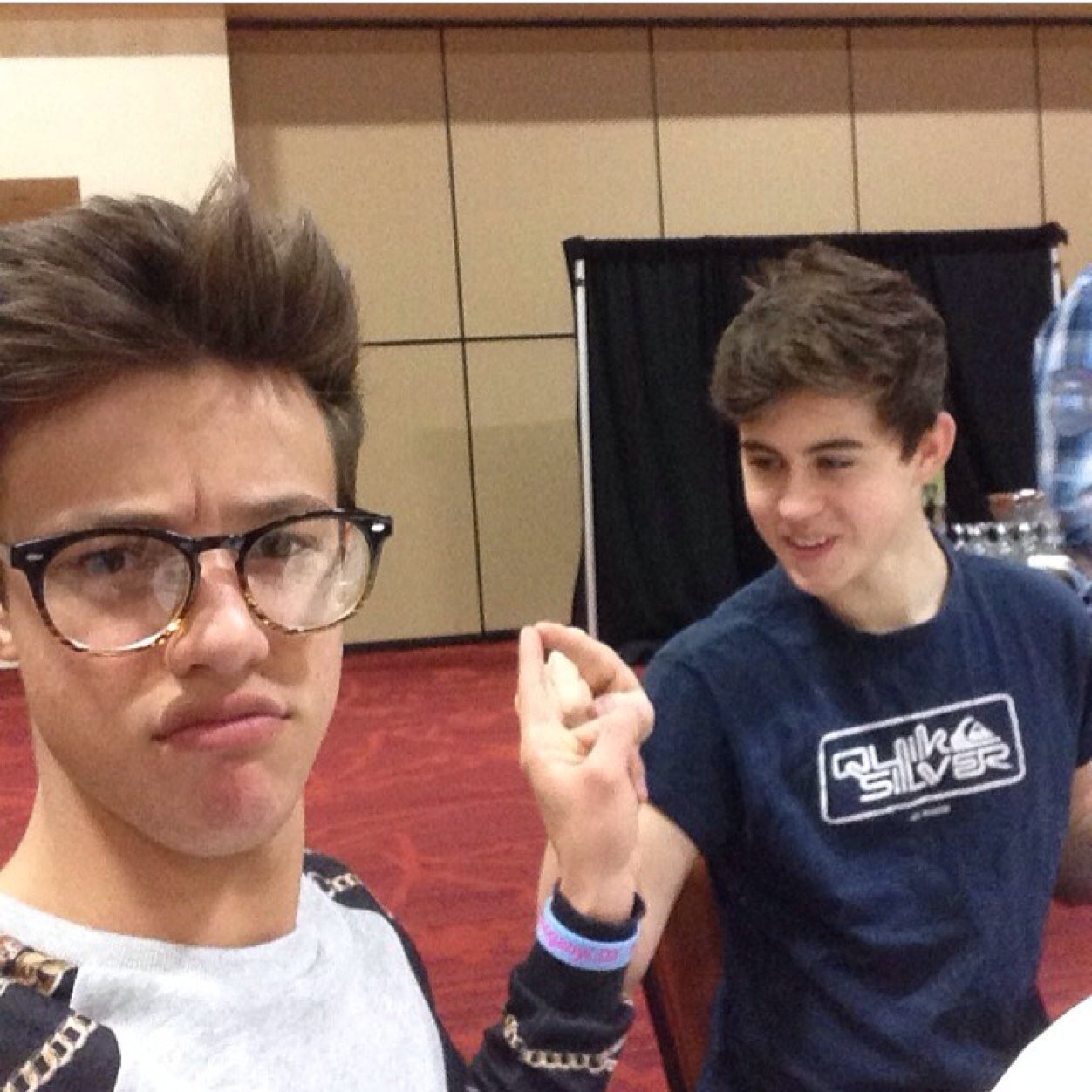 I just gave you a free follow! Now please go follow @thosevineguys in return?☺️
