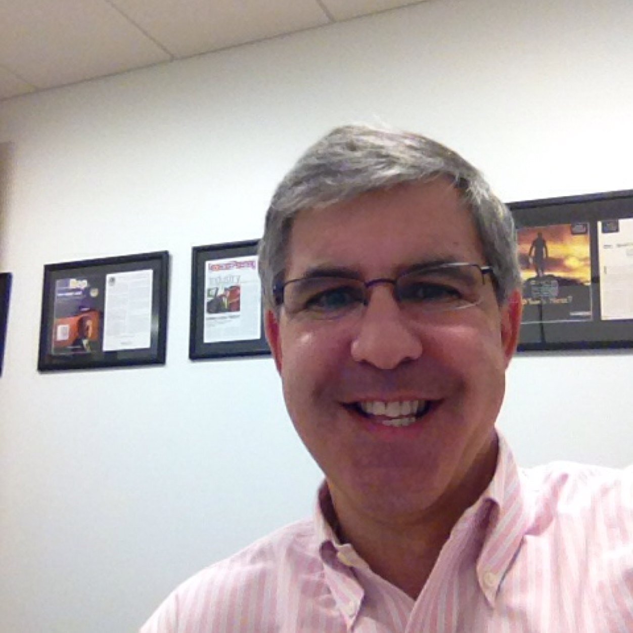 Communications/PR  professional. Passionate about personal finance, CSR, the environment, the ocean and my family.