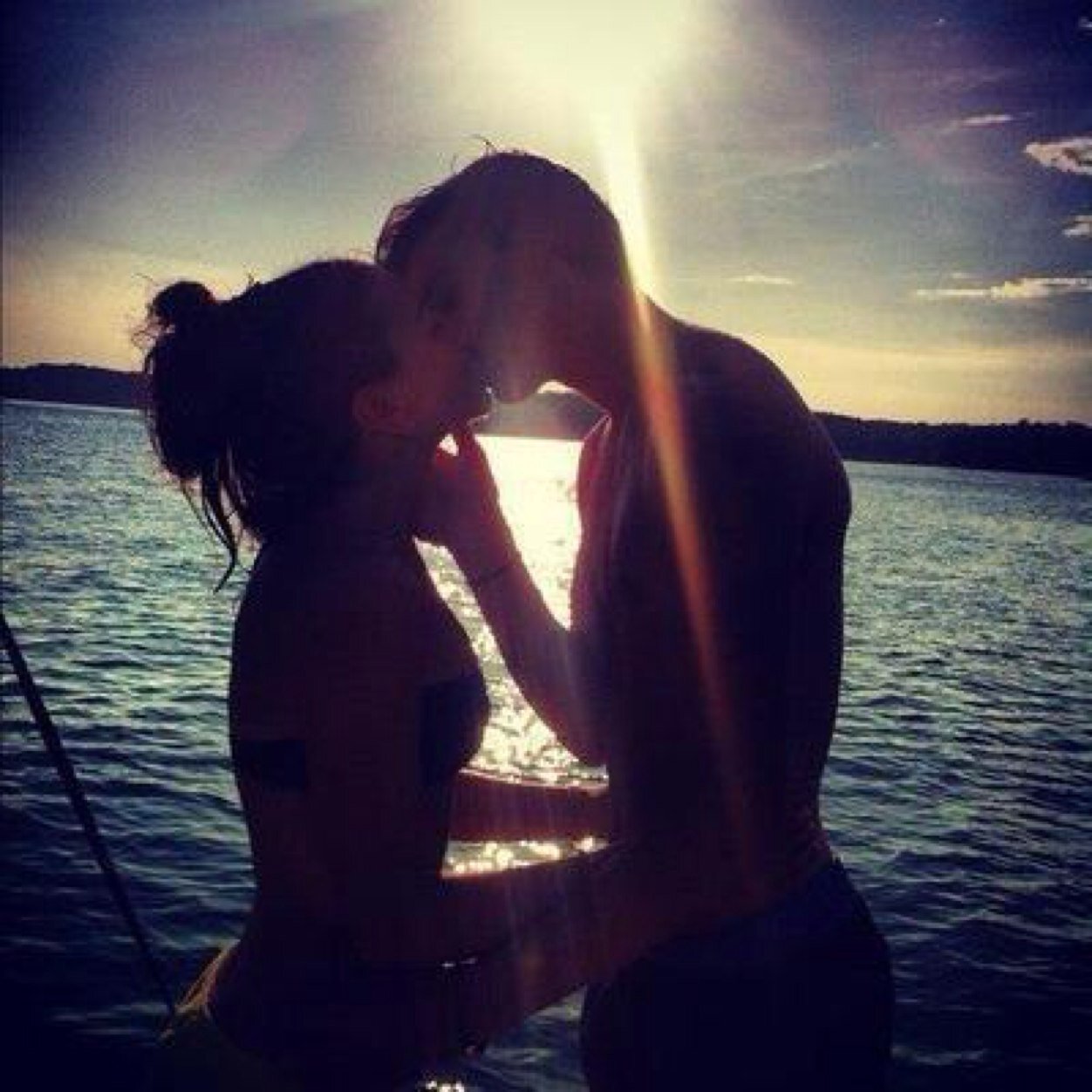 couples_kiss Profile Picture