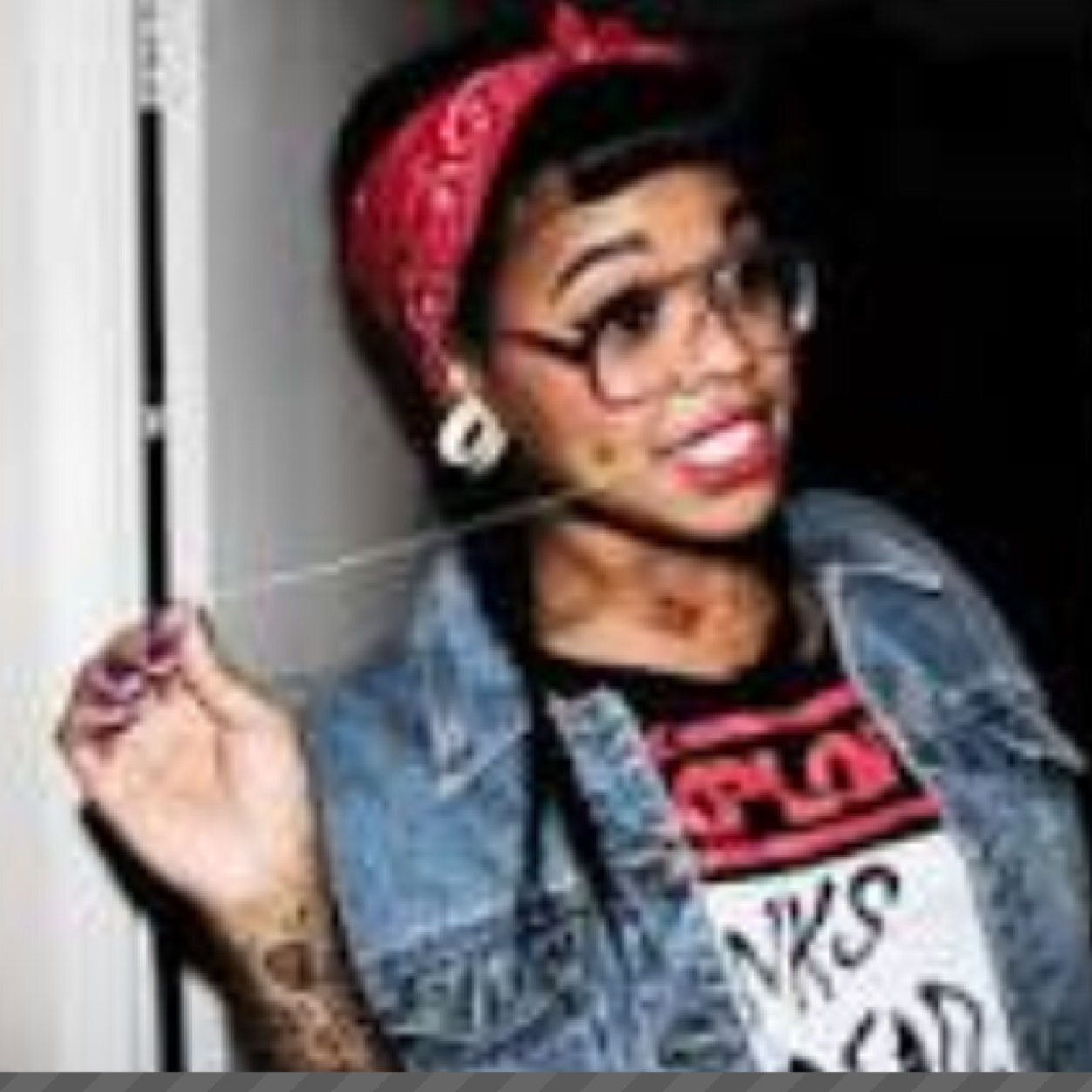 Newest twitter. Get at me #Lgbt #Fem/Fem mwah to my bitches