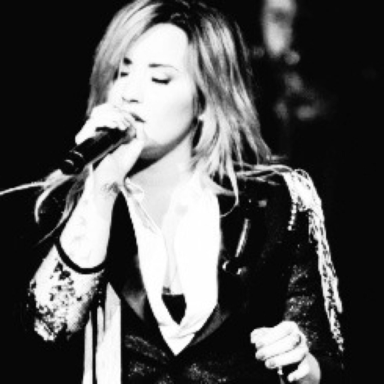 dont follow me, follow @inkedemetria she gave you this free follow