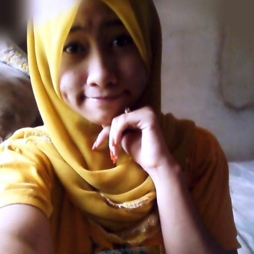 Assalammualaikum ? Haii , Wife's Amieyrol Here . Aida , 18 Tahun , Negeri Sembilan :)  . Taken with MOHD NOR HAMIROL B ARIFFIN 13/12/12 .