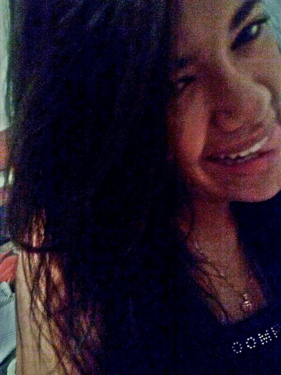 soou feliiz e levo a vida do jeito que posso .. .  (: