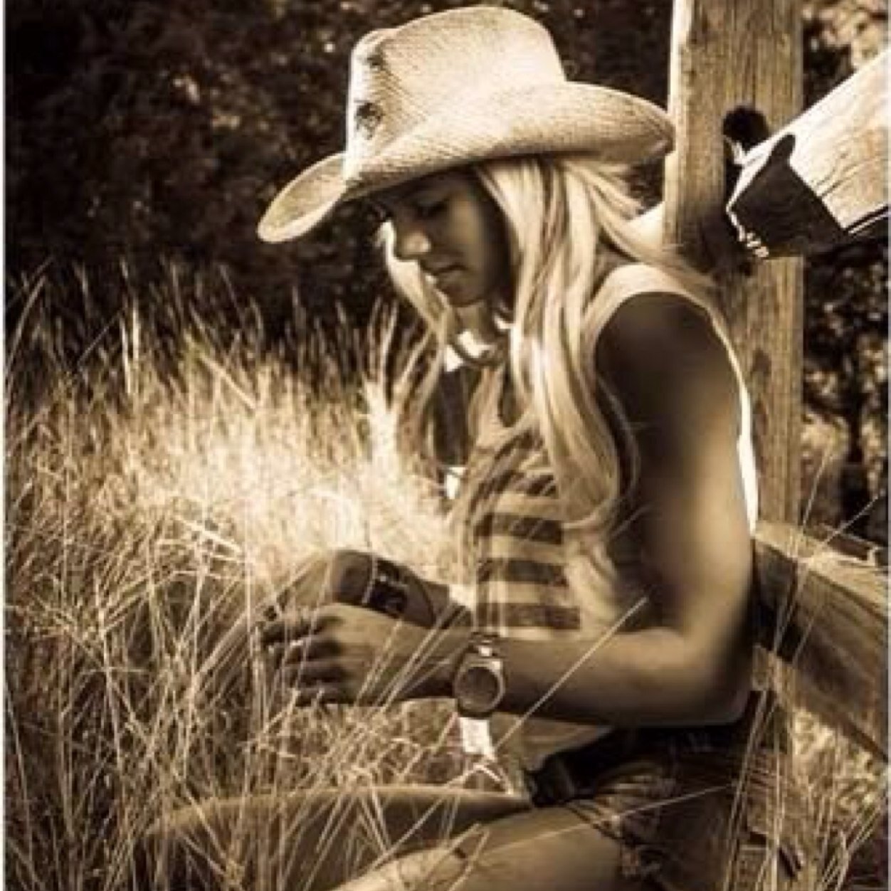 Im just a normal girl who lives on a farm. #OC #RP #Single