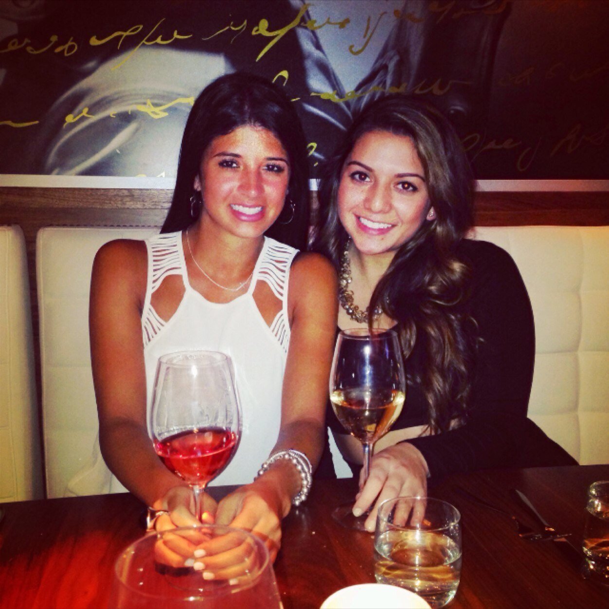 amandaraponi's profile picture. 