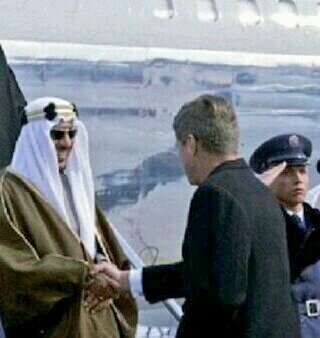 وصف رب الأرباب نبينا محمد (صلي).بأربع كلمات  
وإنك لعلى خلق عظيم