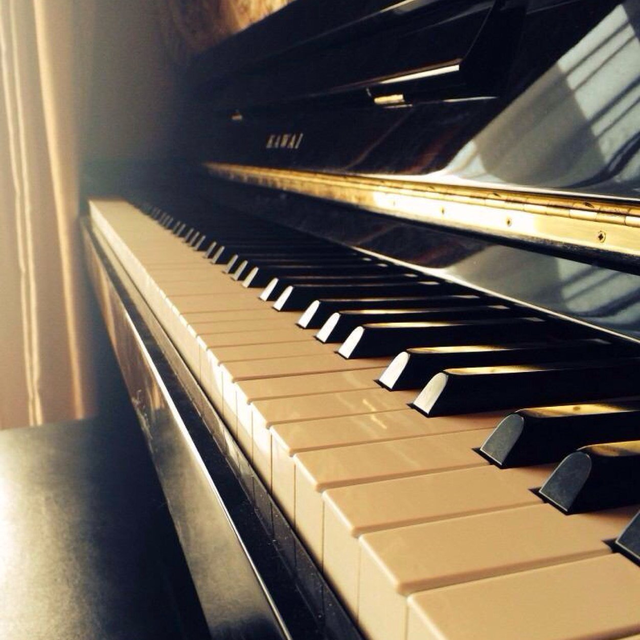 高3。上手くないけど、ピアノ弾いてます。ジャンル問わず、音楽が好きです。無言フォローお許しください。