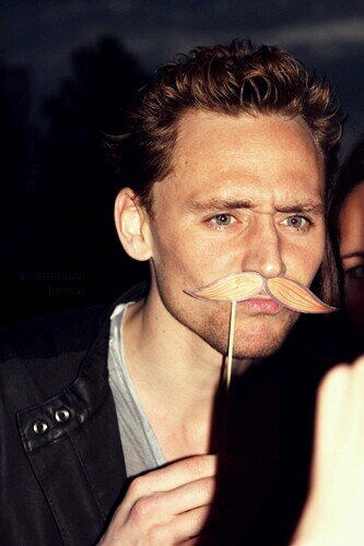 Ltnt Tom Lewington of the fith Northumberland Fuserlears. Brother of @MiaNicoleBrooke #Rp #Multiverse