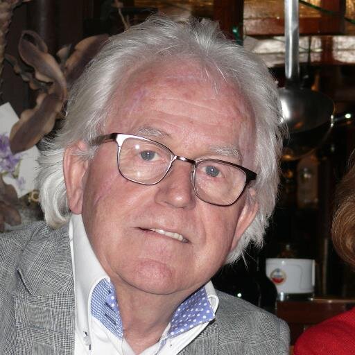 Na een halve eeuw werkzaam te zijn geweest, de meeste jaren als Regio Uitgever voor Koninklijke Boom uitgevers in Flevoland nu pensionado en golfer met swing.