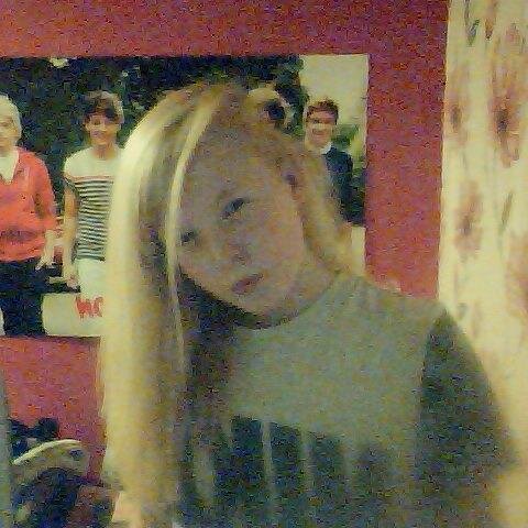 ♥ One Direction are my world ♥ Haters can Hate ♥ I don't care ♥ I'm a Single Pringle ♥ Facebook-Naomi-Lei Milton ♥ I Follow back ♥ Niall J'Horan is mine ♥