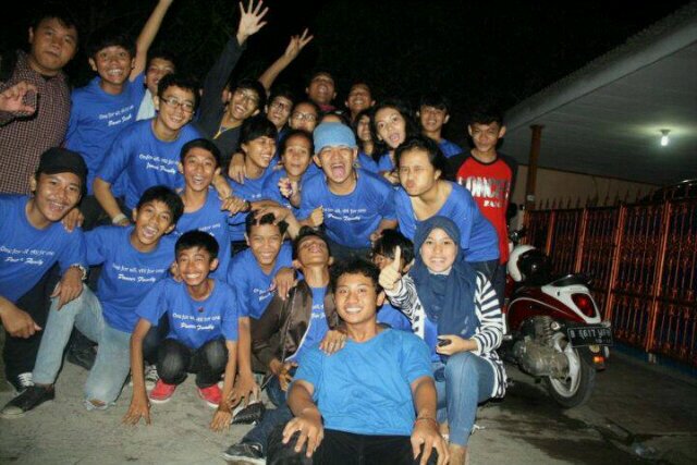 31 oktober 2009.  Satu untuk Semua dan Semua untuk Satu. Keep Solid.