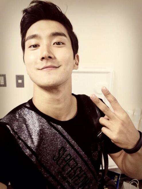 ~ @siwon407 ~SUJU~ @SMTOWNGLOBAL ~ SIWON!!! PLEASE FOLLOW BACK ME...