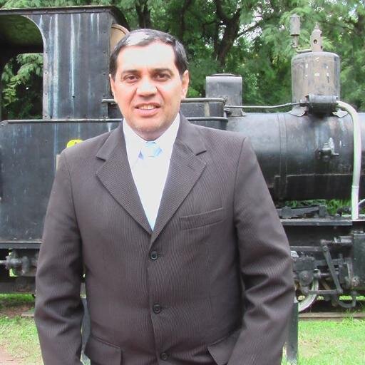 Medico.Presidente de la Mutualidad Provincial Tucumán y de la Federación Tucumana de Mutuales