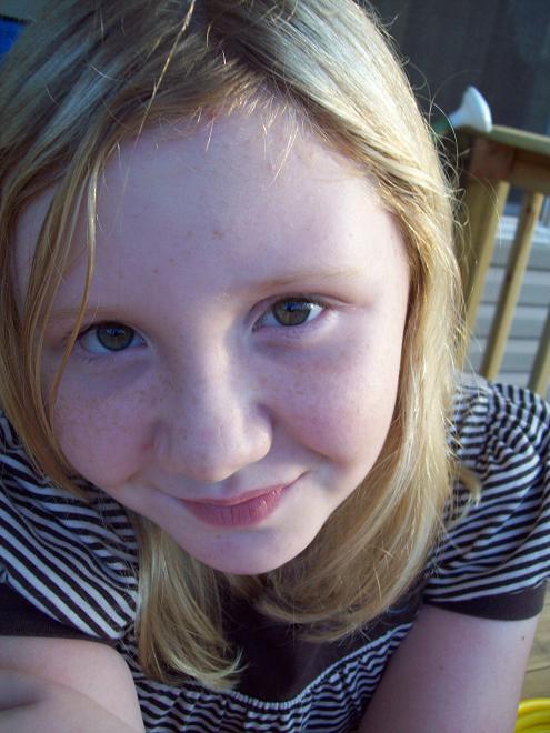 Hey, Im Kayla and I love to sing and dance! Any auditions you know about tell me please!