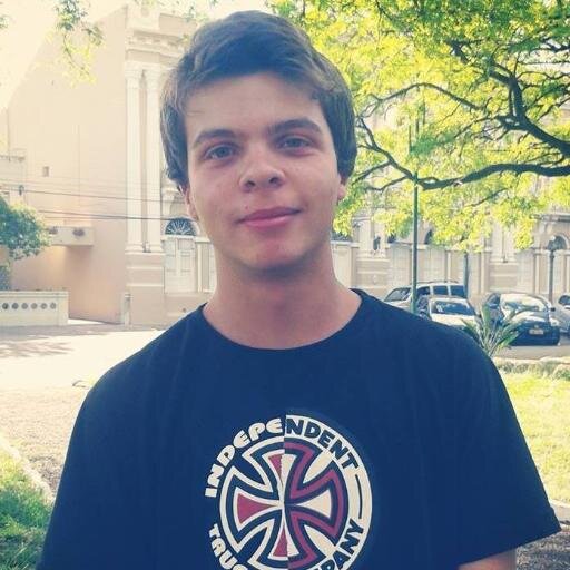 Vamos beber , dançar curtir, zuar, no outro dia botamos a culpa no álcool.