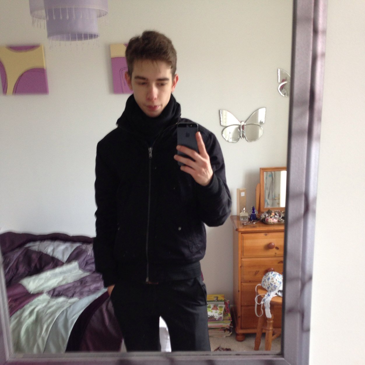 RobbyJones19's profile picture. Dj/Producer / Frequency / For bookings: robert.93.jones@gmail.com