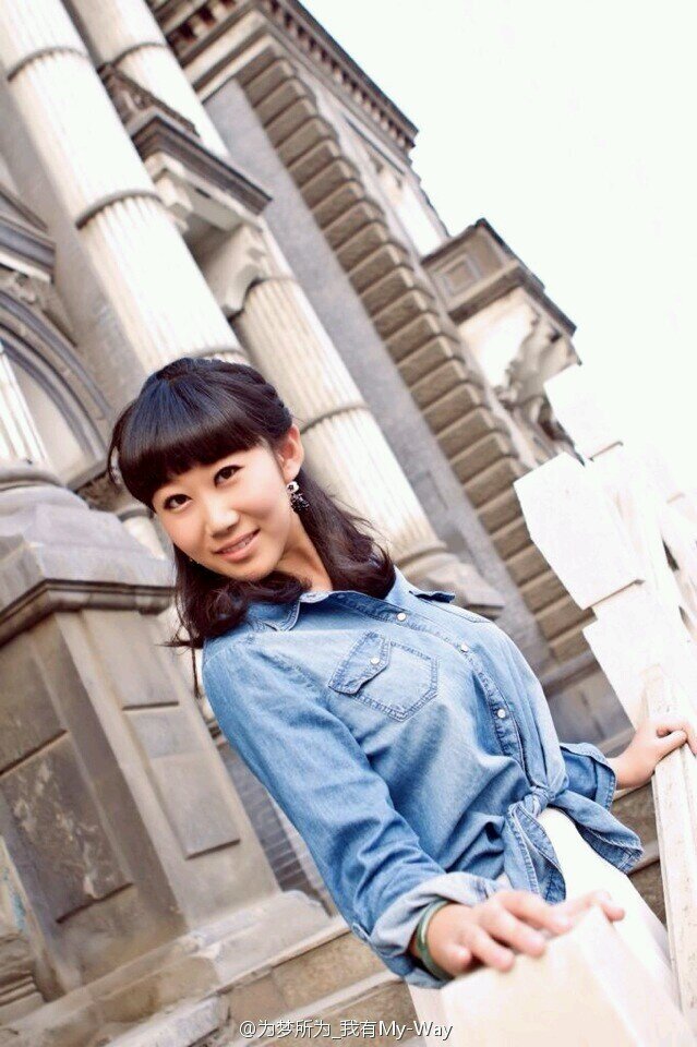 a college student in CQ China.Rain is my fav idol. Come on!Try hard like Bi~