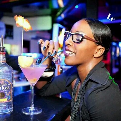 Modetin Regine Ho La La Ma Cherie Tu Es Manifaik Joyeux Anniversaire Niza Leclub Rdvcesoir T Co Owtst79un4