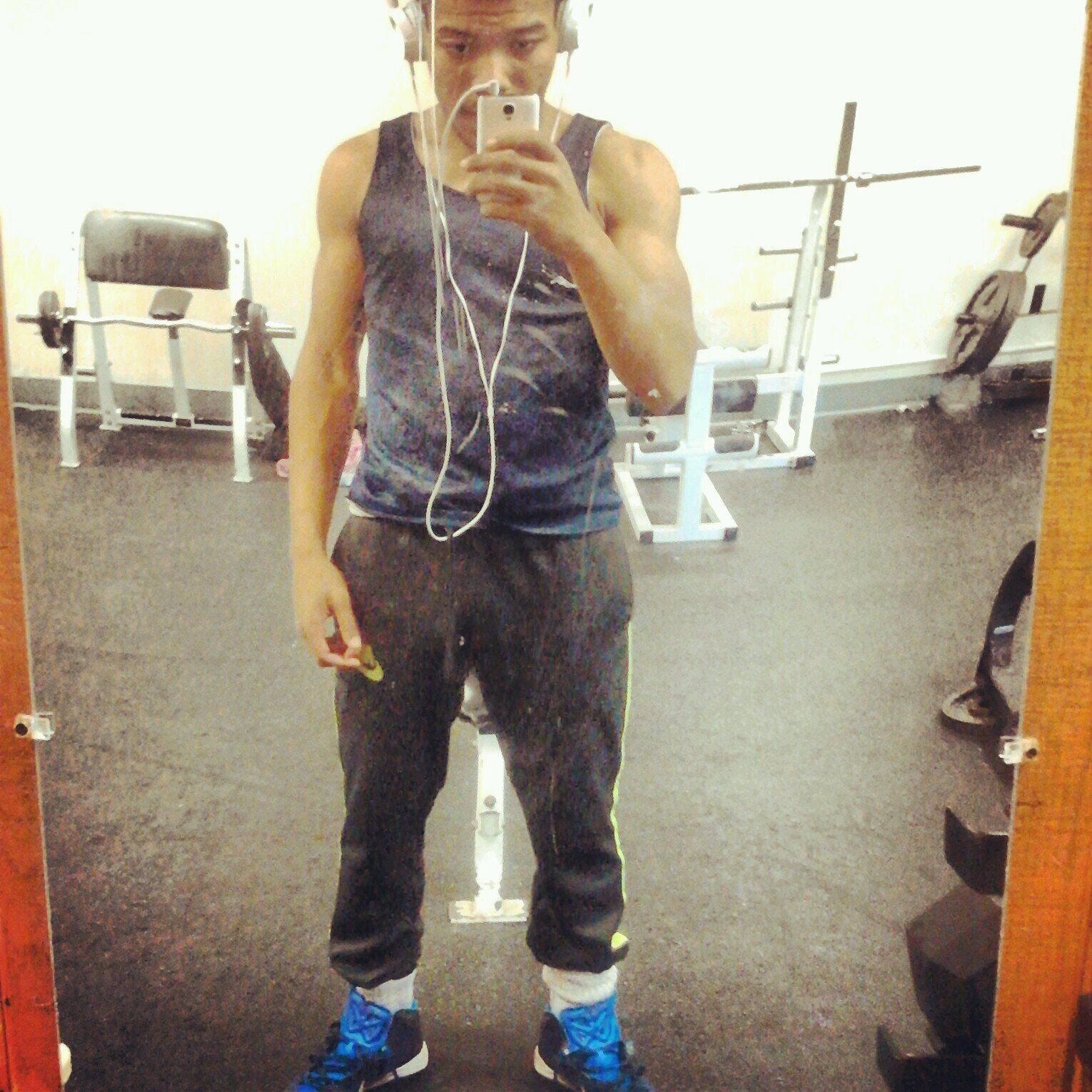 Who am I ? You already know dat hmu ♥