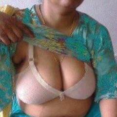 aku suka seks..umur dah tua.60.aku mencari lelaki yang boleh puaskan vagina aku ni.aku ada anak 3.dan aku suka pelir yang tua.