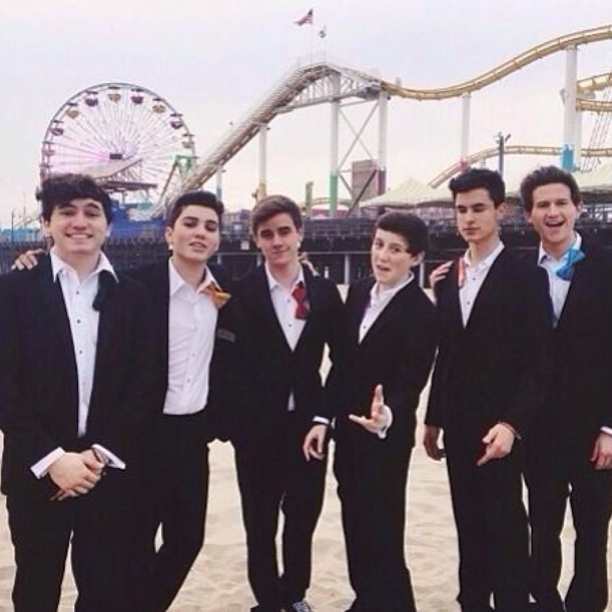 Cody Simpson followed 29/08/13 - Alli Simpson followed 02/02/14- Ryan Beatty follows - I RT anything i see about Cody, Alli and O2L -