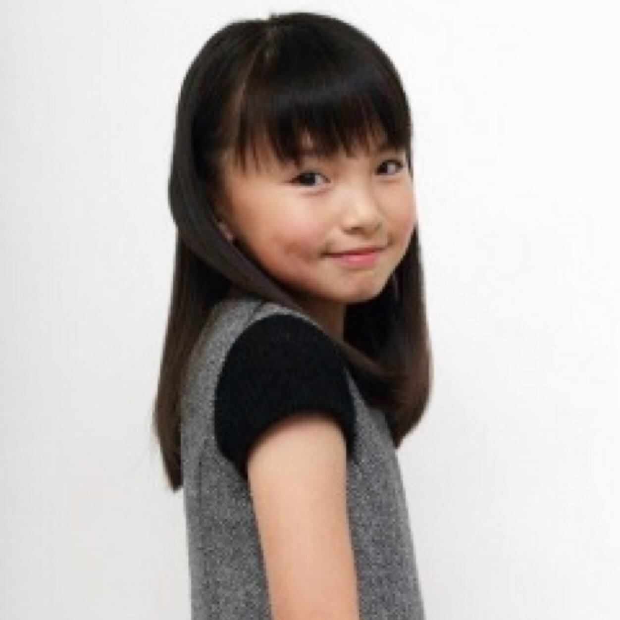鈴木梨央は歌声もかわいい 差間小学校で目撃 性格や胸のカップ 身長を調べた Pixls ピクルス