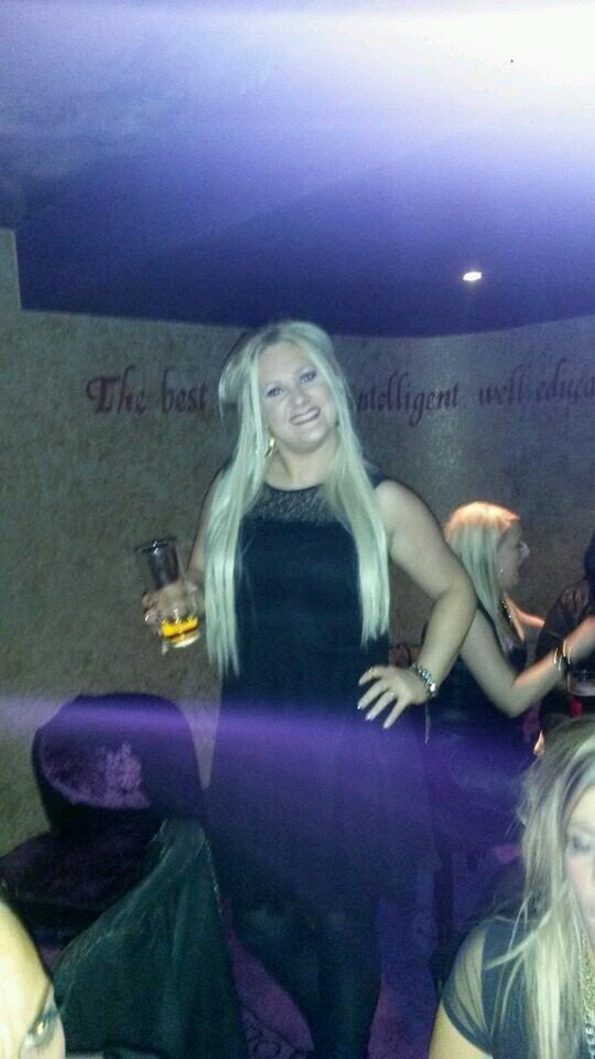 Kimberleybelt's profile picture. I find myself lost somewhere in the middle of nowhere x This is my official page and this is officially me ®